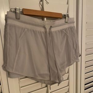 Alo yoga shorts